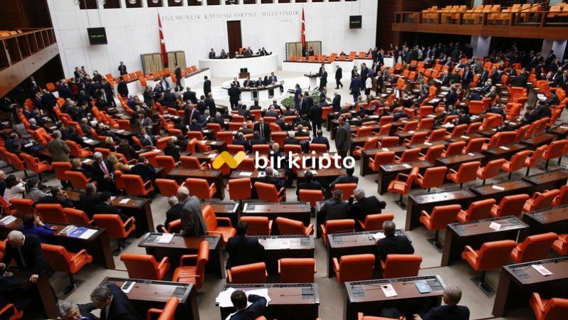AK Parti Küme Başkanvekili açıkladı: EYT düzenlemesi Pazartesi Meclise sunulacak