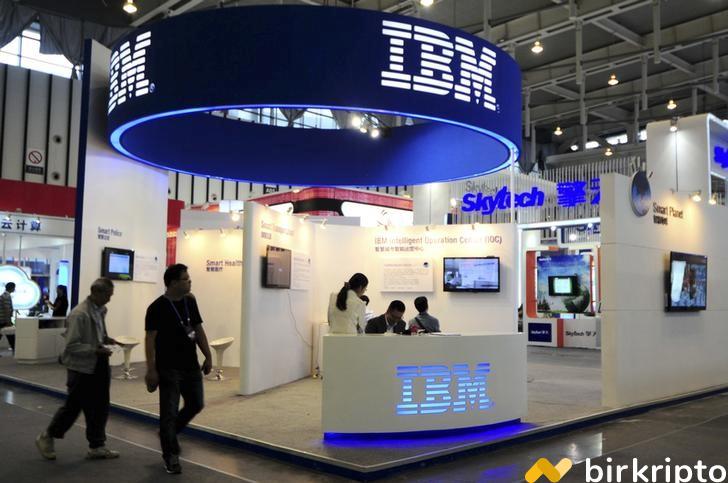 IBM Gelir Raporu, Q4 Toplam Gelir Beklentileri Aştı